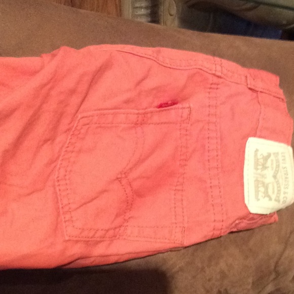 Levi’s - Picture 2 of 3